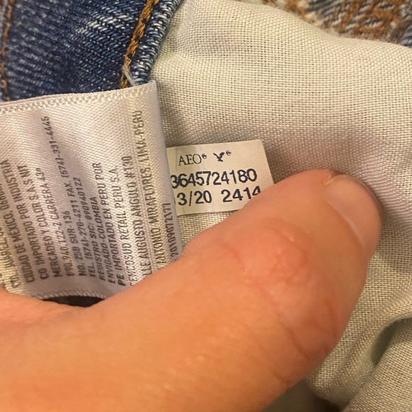 AEO mom jeans - Picture 4 of 9